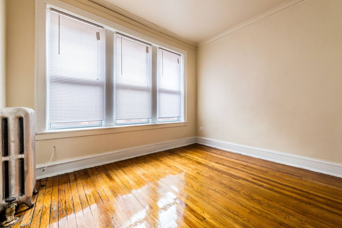 Apartment for rent at 212 E 69th Place, Chicago, IL 60637