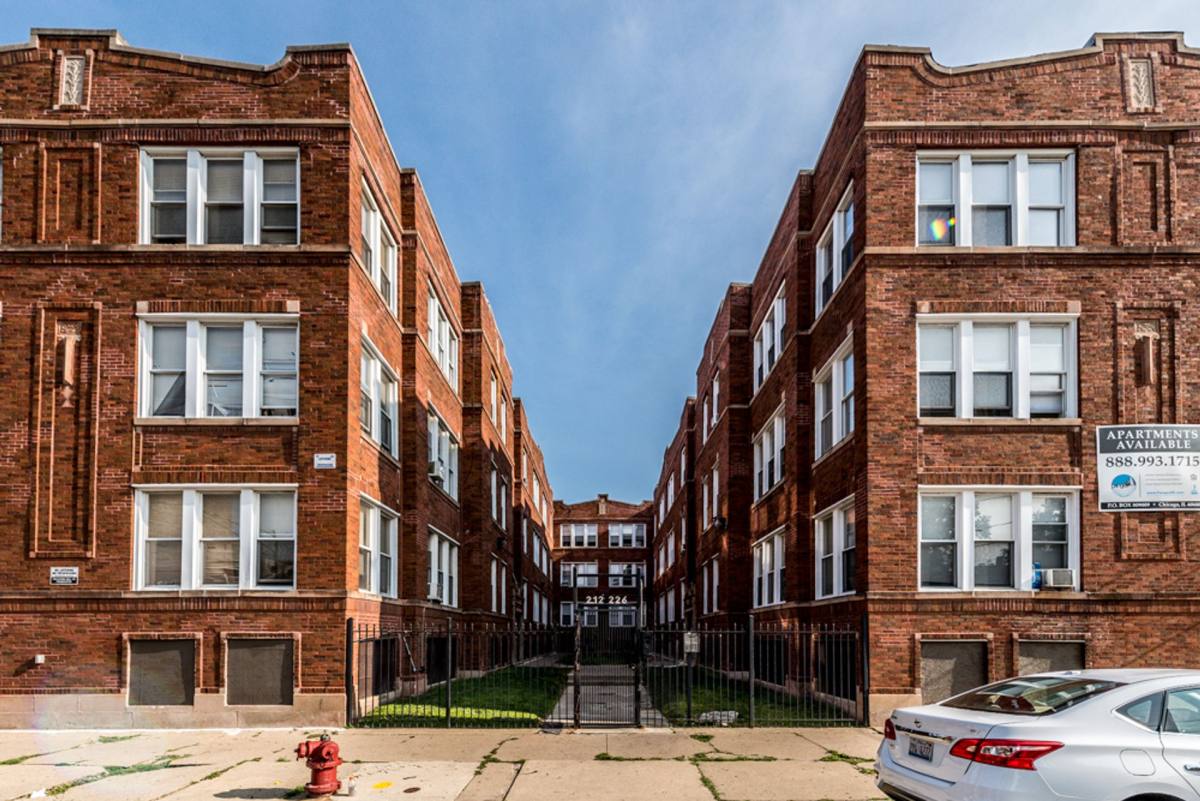 Apartment for rent at 212 E 69th Place, Chicago, IL 60637