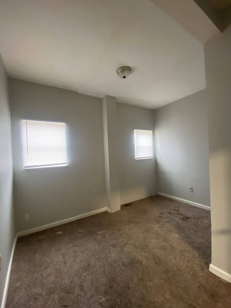 Apartment for rent at 710 N Mulberry St, Muncie, IN 47305