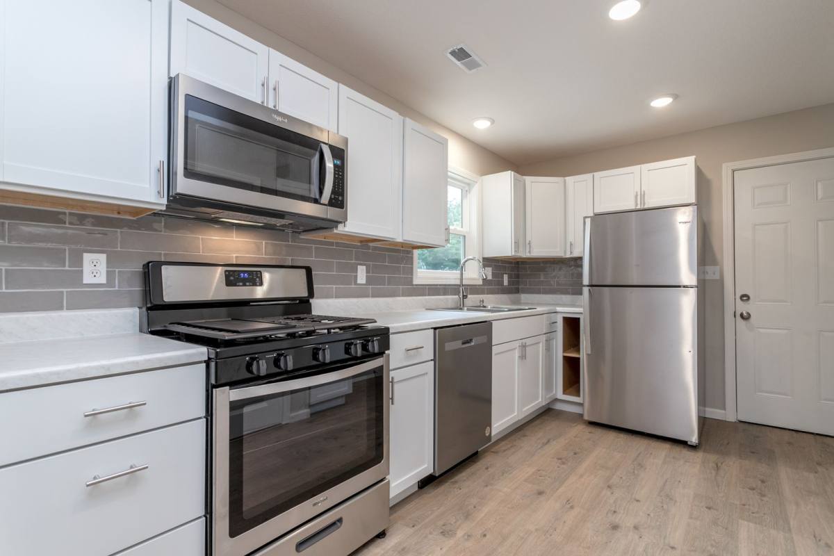 303 Sanford Ave, Columbia, MO 65203 - House For Rent - Image 8