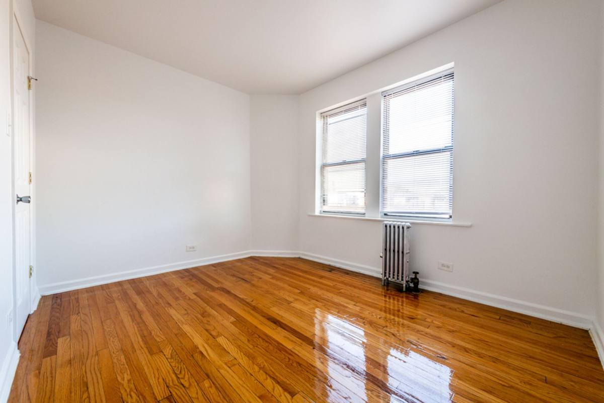 Apartment for rent at 8127 S Ellis Ave, Chicago, IL 60619