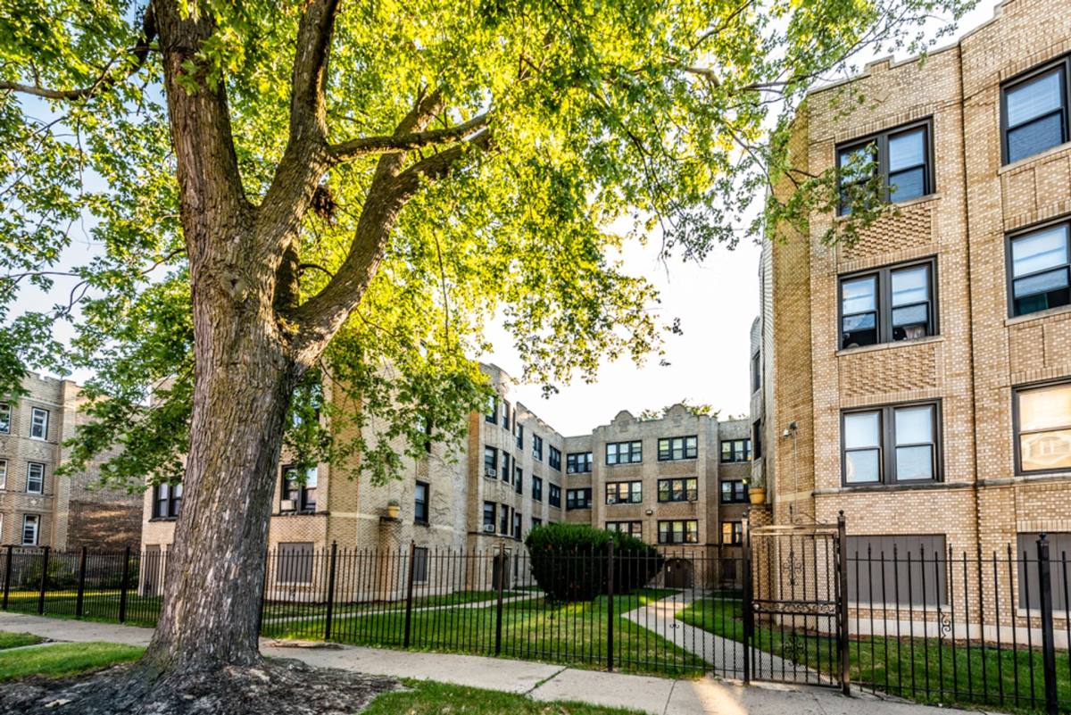 Apartment for rent at 8127 S Ellis Ave, Chicago, IL 60619