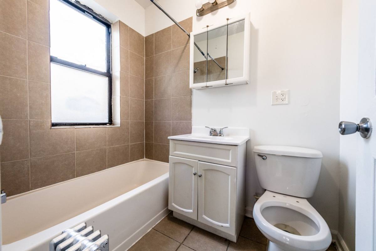 Apartment for rent at 8127 S Ellis Ave, Chicago, IL 60619