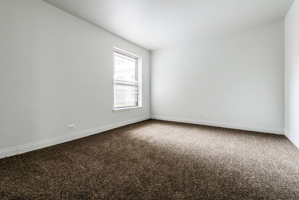 Apartment for rent at 5046 S Champlain Ave, Chicago, IL 60615