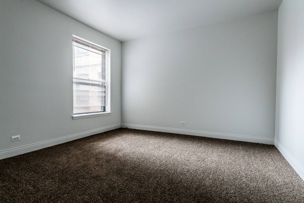 Apartment for rent at 5046 S Champlain Ave, Chicago, IL 60615