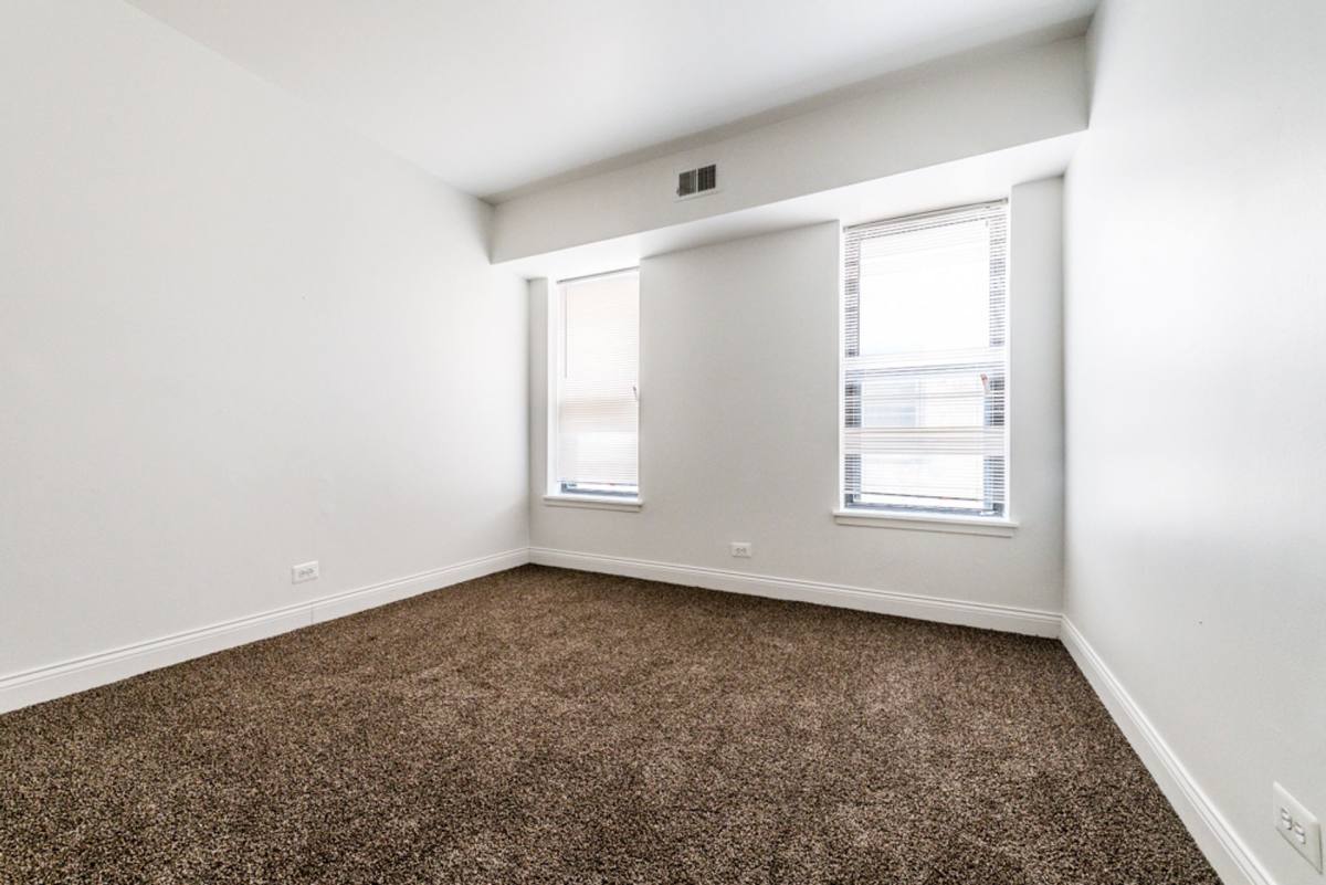 Apartment for rent at 5046 S Champlain Ave, Chicago, IL 60615