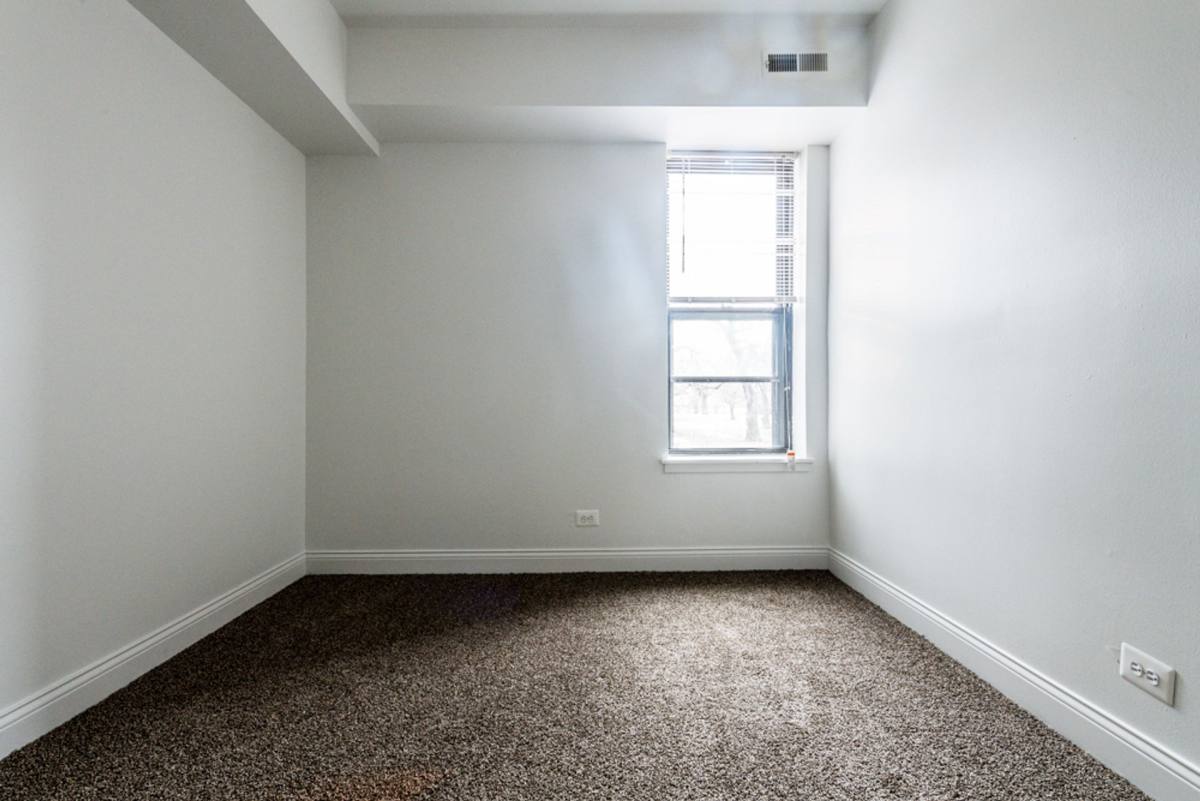 Apartment for rent at 5046 S Champlain Ave, Chicago, IL 60615