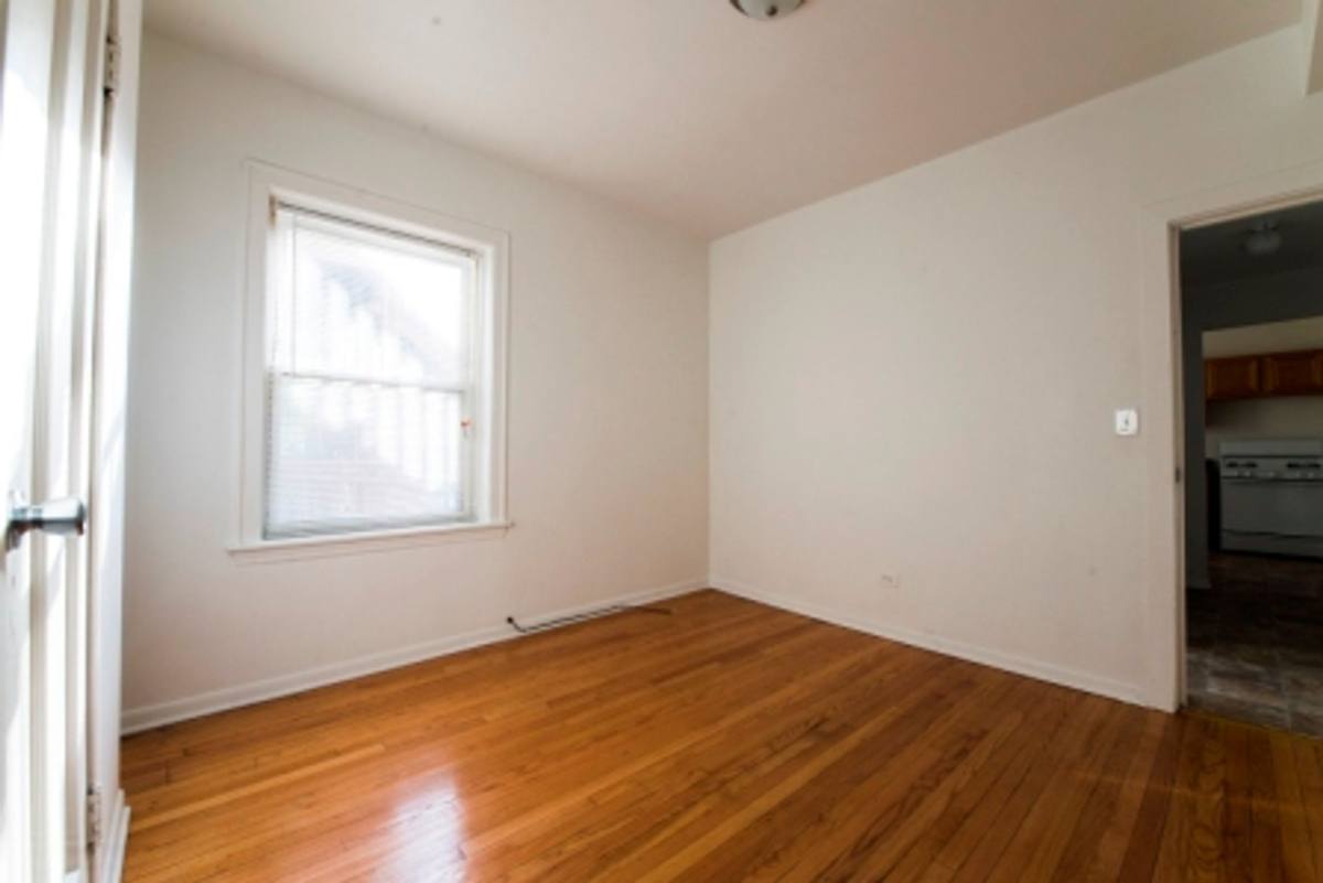 Apartment for rent at 7751-57 S Loomis Blvd, Chicago, IL 60620