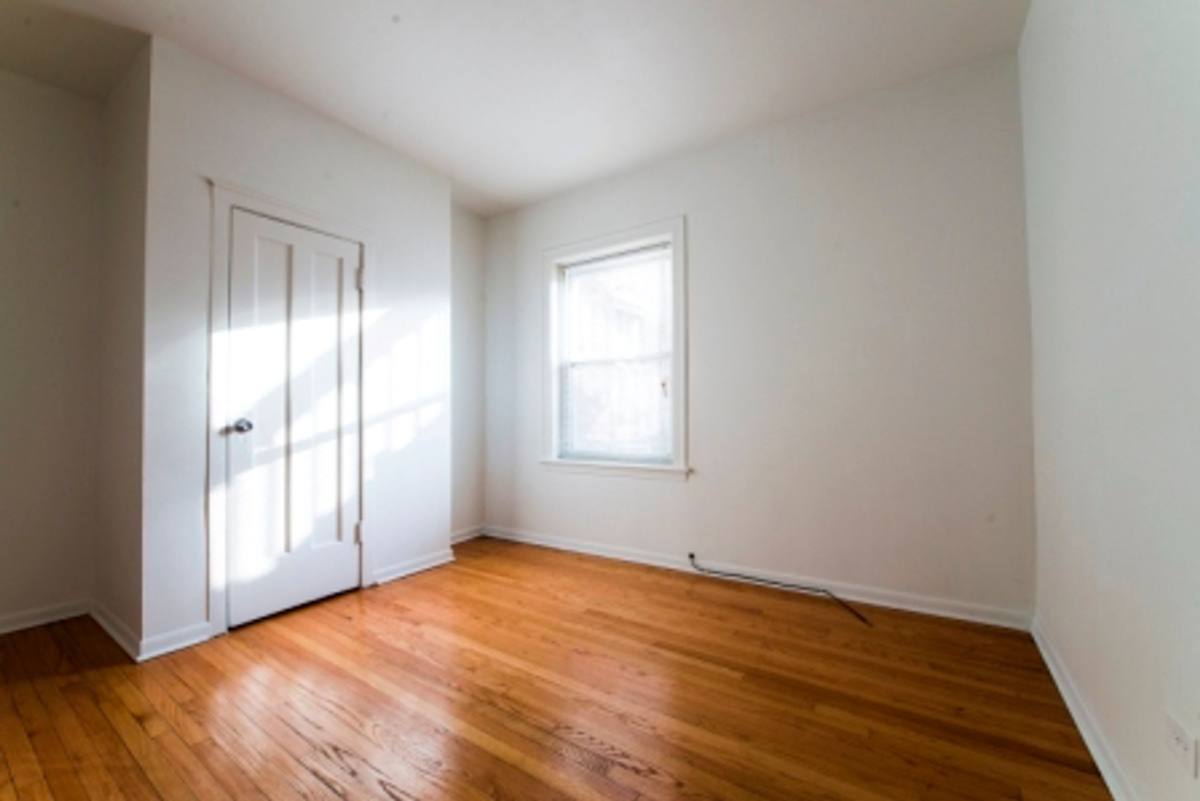 Apartment for rent at 7751-57 S Loomis Blvd, Chicago, IL 60620