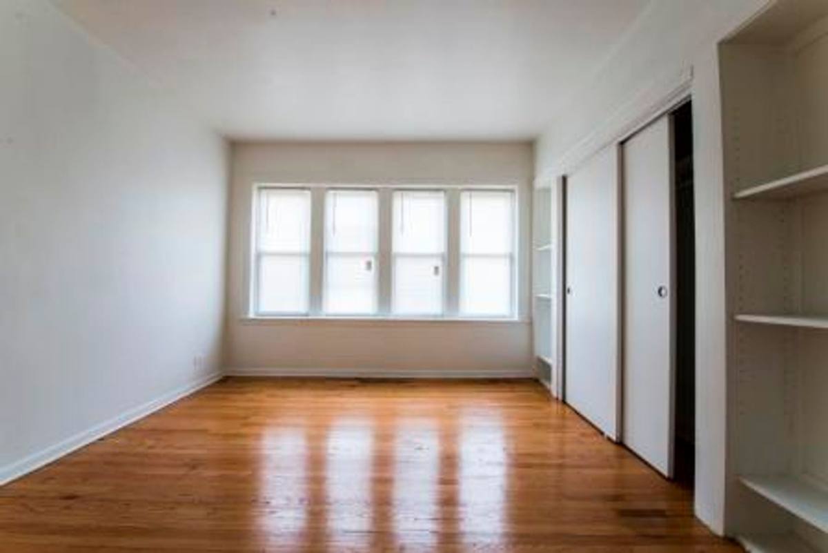 Apartment for rent at 7751-57 S Loomis Blvd, Chicago, IL 60620