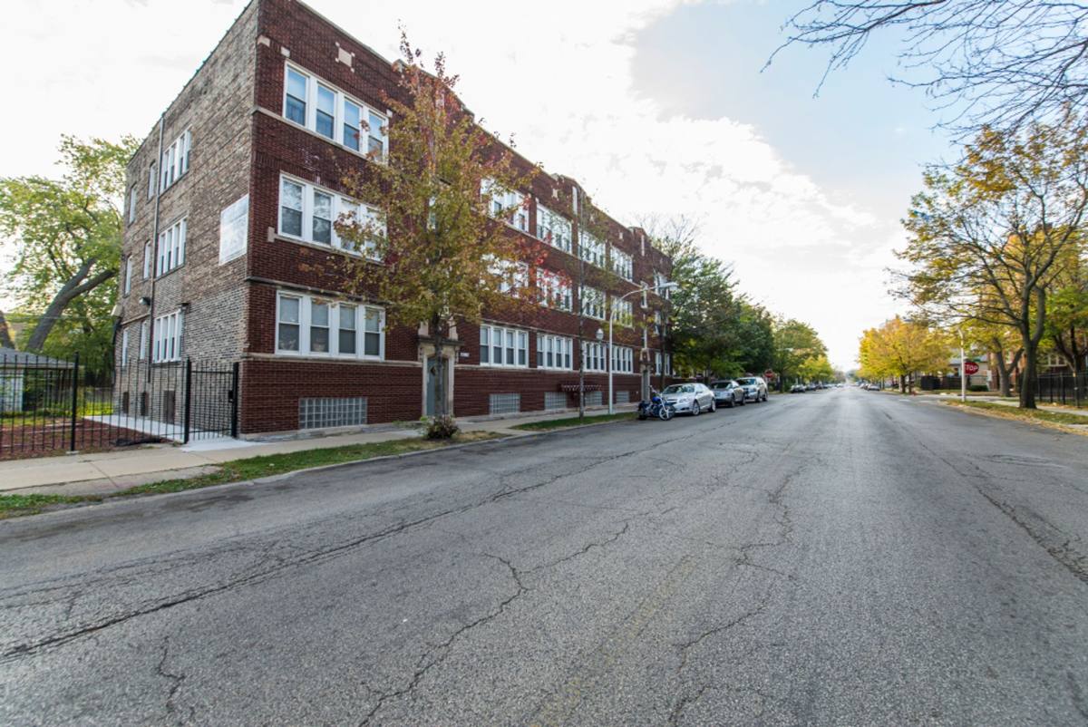 Apartment for rent at 7751-57 S Loomis Blvd, Chicago, IL 60620