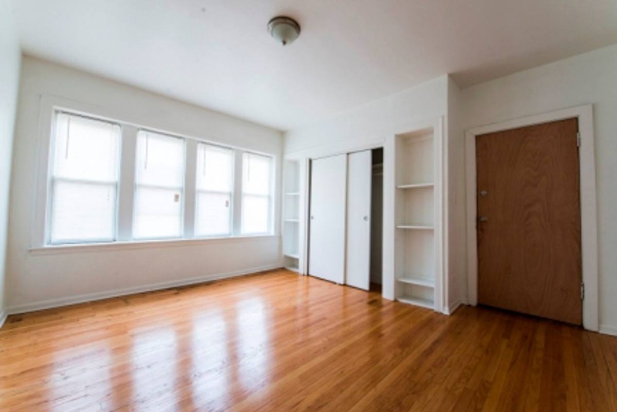 Apartment for rent at 7751-57 S Loomis Blvd, Chicago, IL 60620