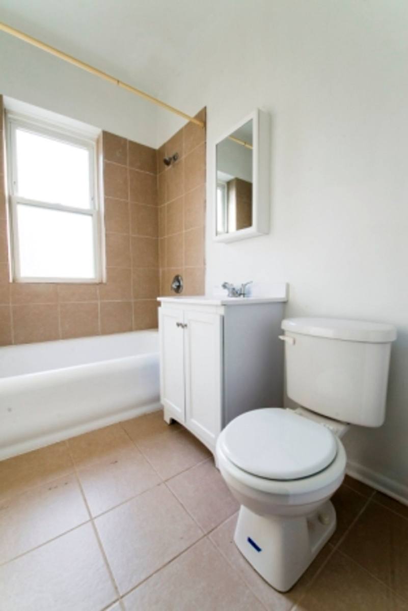 Apartment for rent at 7751-57 S Loomis Blvd, Chicago, IL 60620