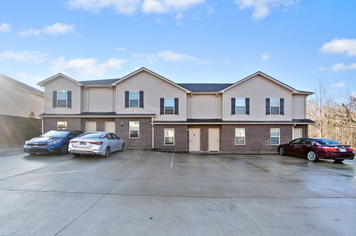 Townhouse for rent at 1110 Ash Ridge Dr, Clarksville, TN 37042