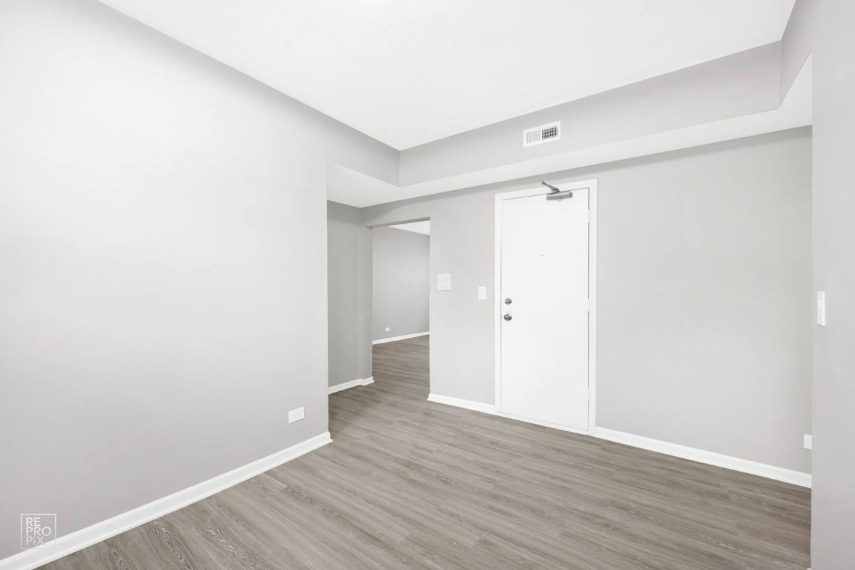 Apartment for rent at 5015 S Champlain Ave, Chicago, IL 60615