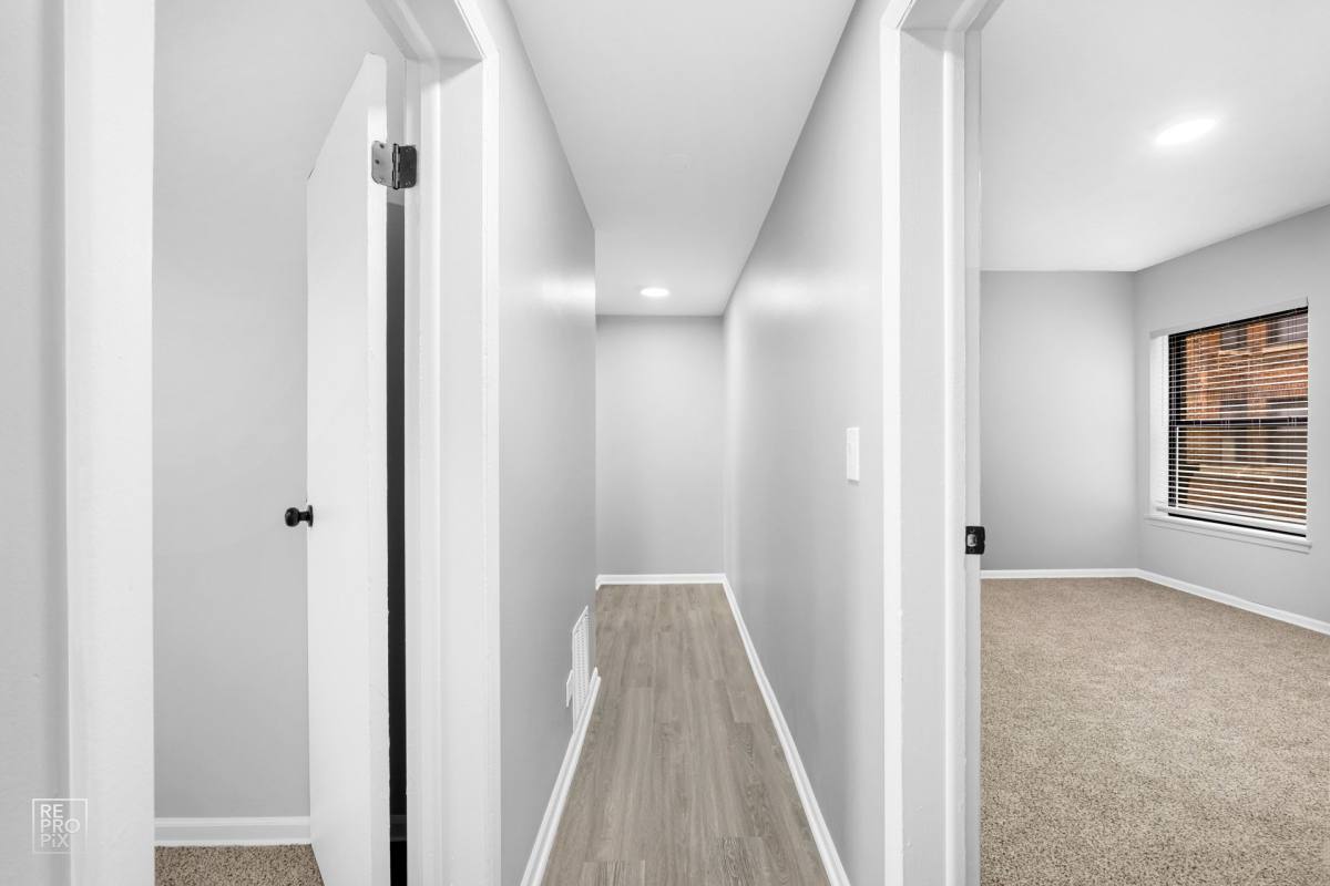 Apartment for rent at 5015 S Champlain Ave, Chicago, IL 60615