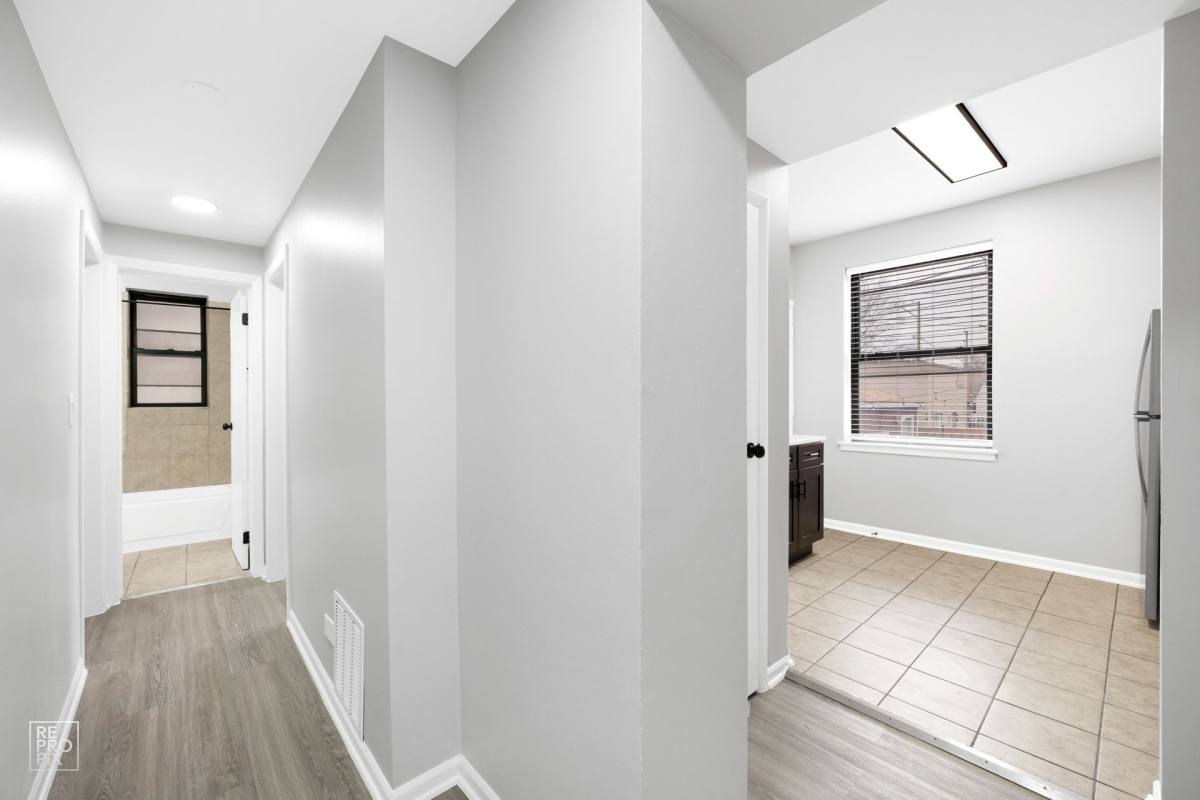 Apartment for rent at 5015 S Champlain Ave, Chicago, IL 60615
