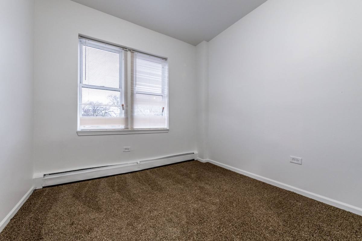 Apartment for rent at 5556-64 W Jackson Blvd, Chicago, IL 60644