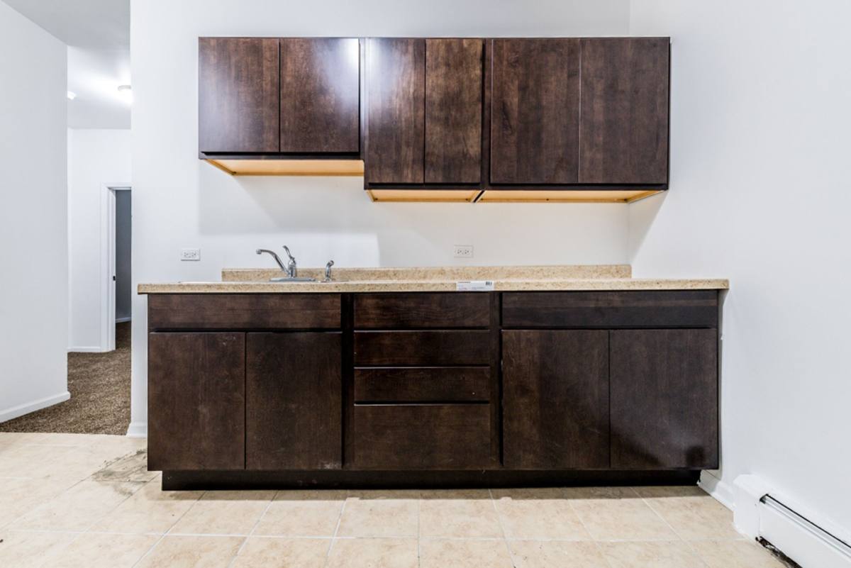 Apartment for rent at 5556-64 W Jackson Blvd, Chicago, IL 60644