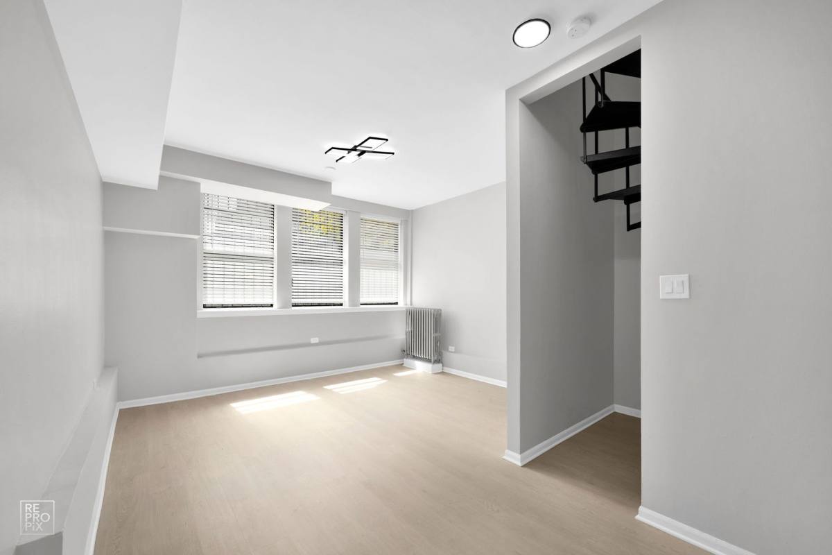 Apartment for rent at 7715 S Shore Dr, Chicago, IL 60649