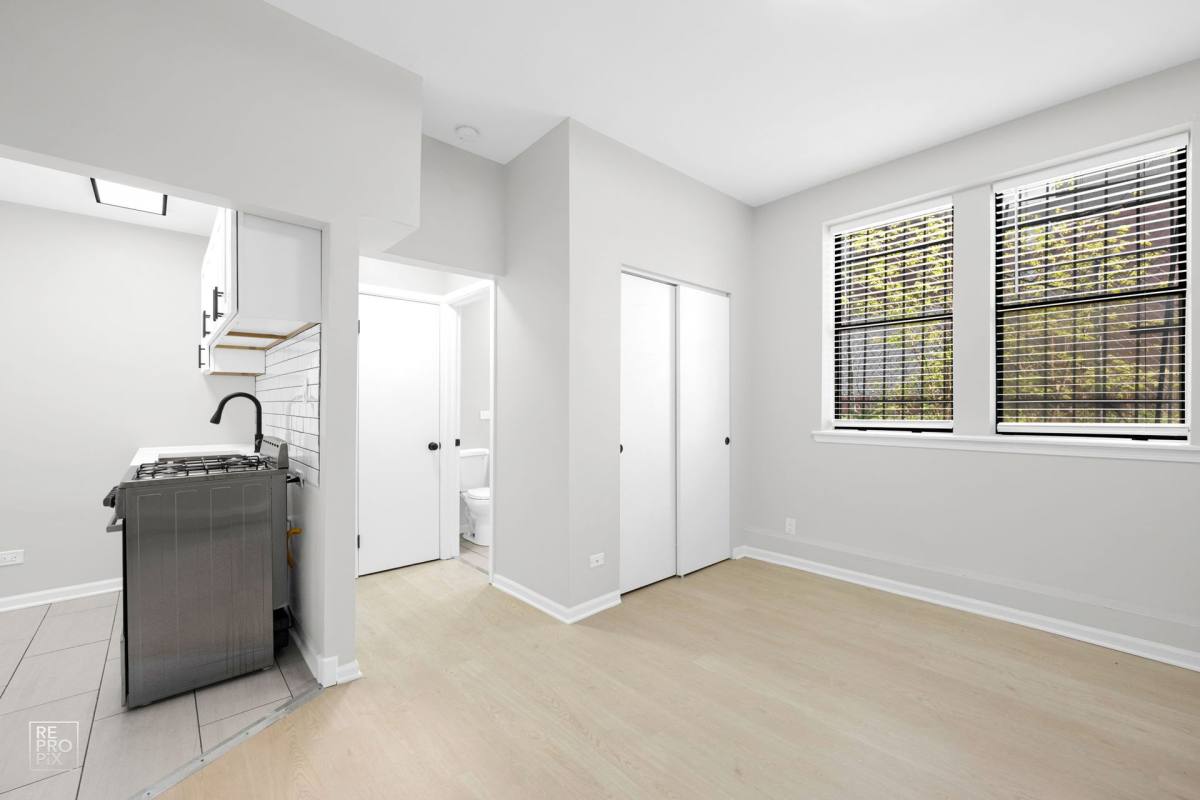 Apartment for rent at 7715 S Shore Dr, Chicago, IL 60649