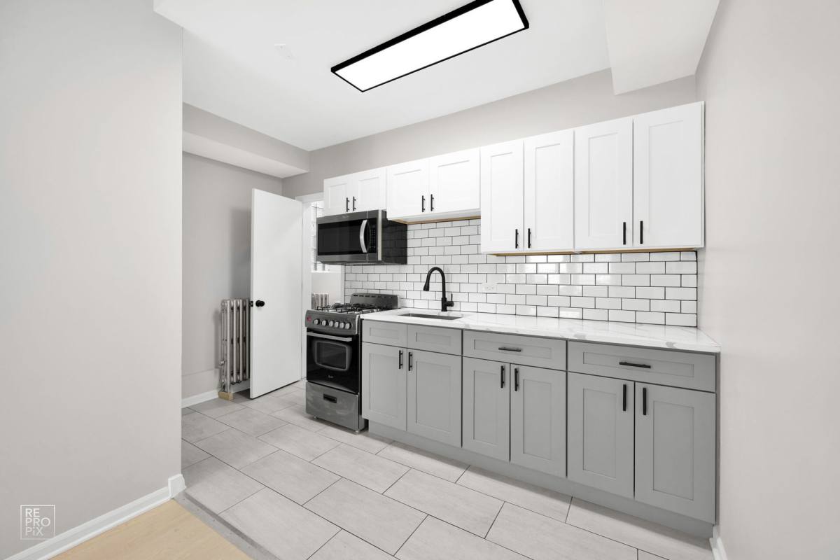 Apartment for rent at 7715 S Shore Dr, Chicago, IL 60649