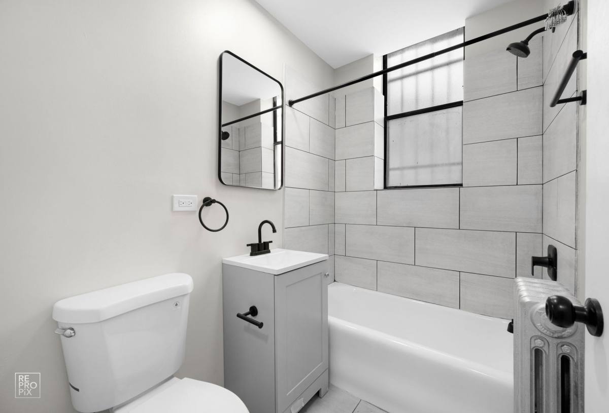 Apartment for rent at 7715 S Shore Dr, Chicago, IL 60649