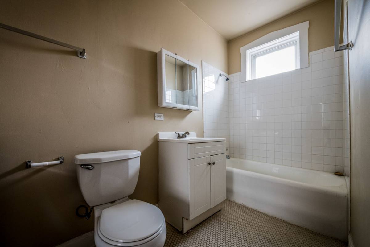 Apartment for rent at 5500 W Van Buren St, Chicago, IL 60644