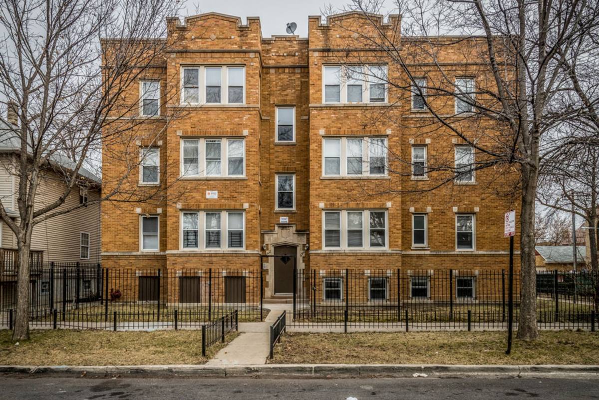 Apartment for rent at 5500 W Van Buren St, Chicago, IL 60644