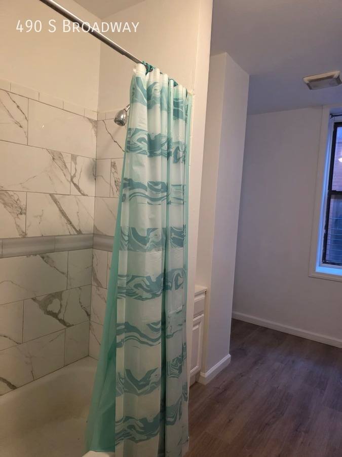 Apartment for rent at 490 S Broadway, Yonkers, NY 10705