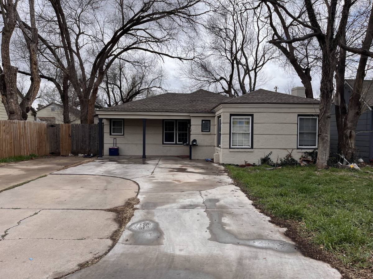 Townhouse for rent at 2613 25th St, Lubbock, TX 79410