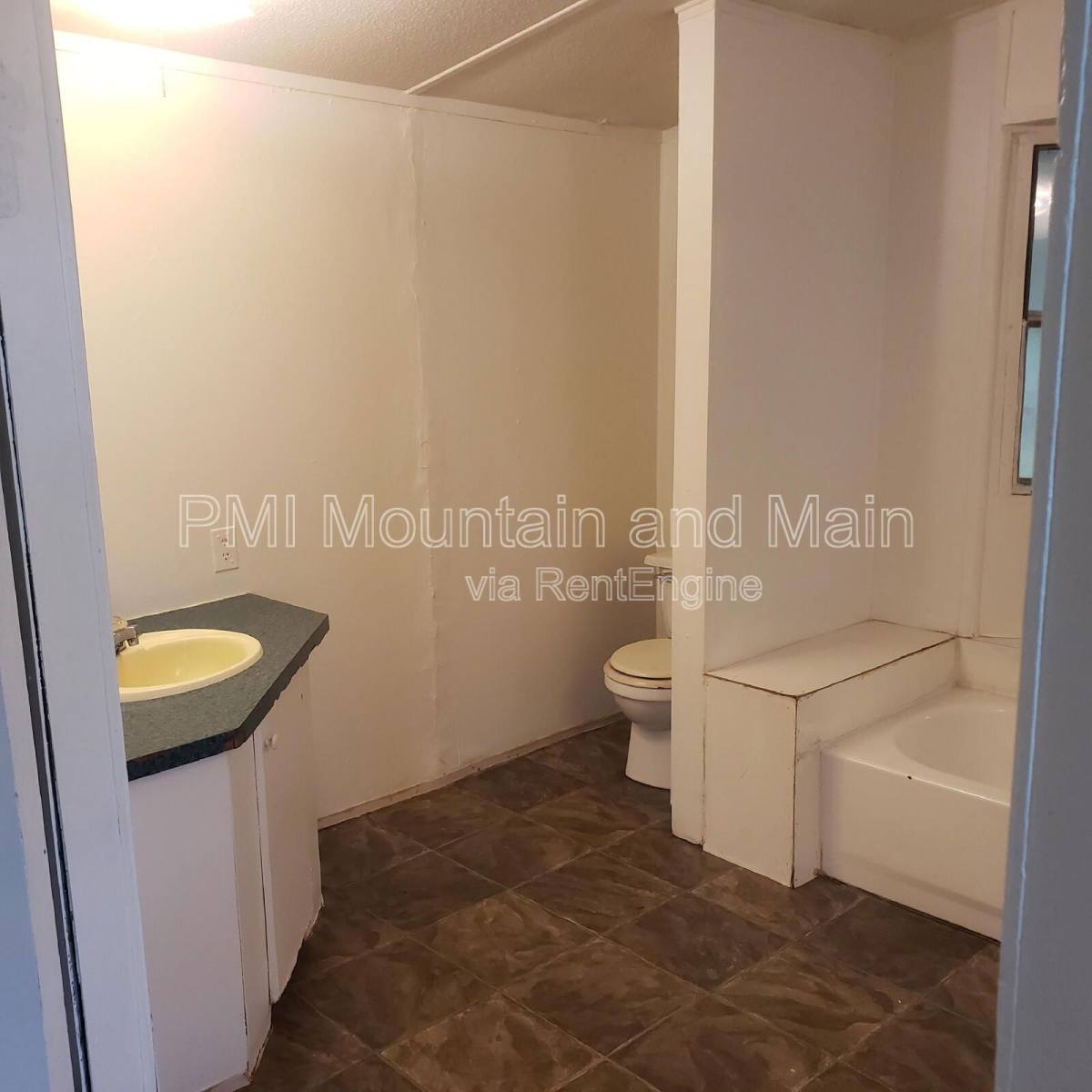 House for rent at 319 Iotla Valley Park Rd, Franklin, NC 28734