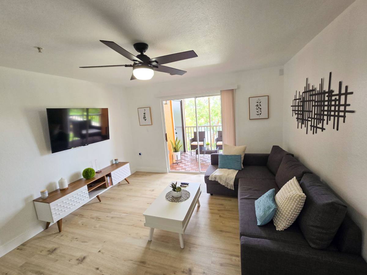 Apartment for rent at 5447 Vineland Rd #1211, Orlando, FL 32811