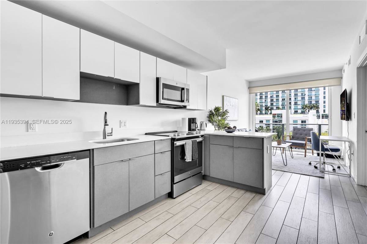 Apartment for rent at 321 NE 26th St, Miami, FL 33137