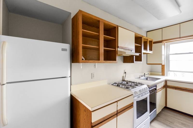 Apartment for rent at 1107 E Genesee St #1, Syracuse, NY 13210