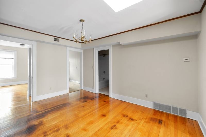 Apartment for rent at 1107 E Genesee St #1, Syracuse, NY 13210