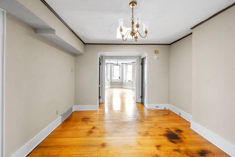 Apartment for rent at 1107 E Genesee St #1, Syracuse, NY 13210