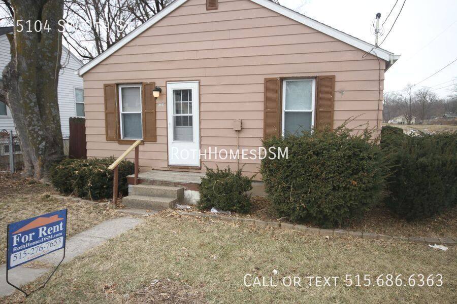 House for rent at 5104 SW 9th St, Des Moines, IA 50315