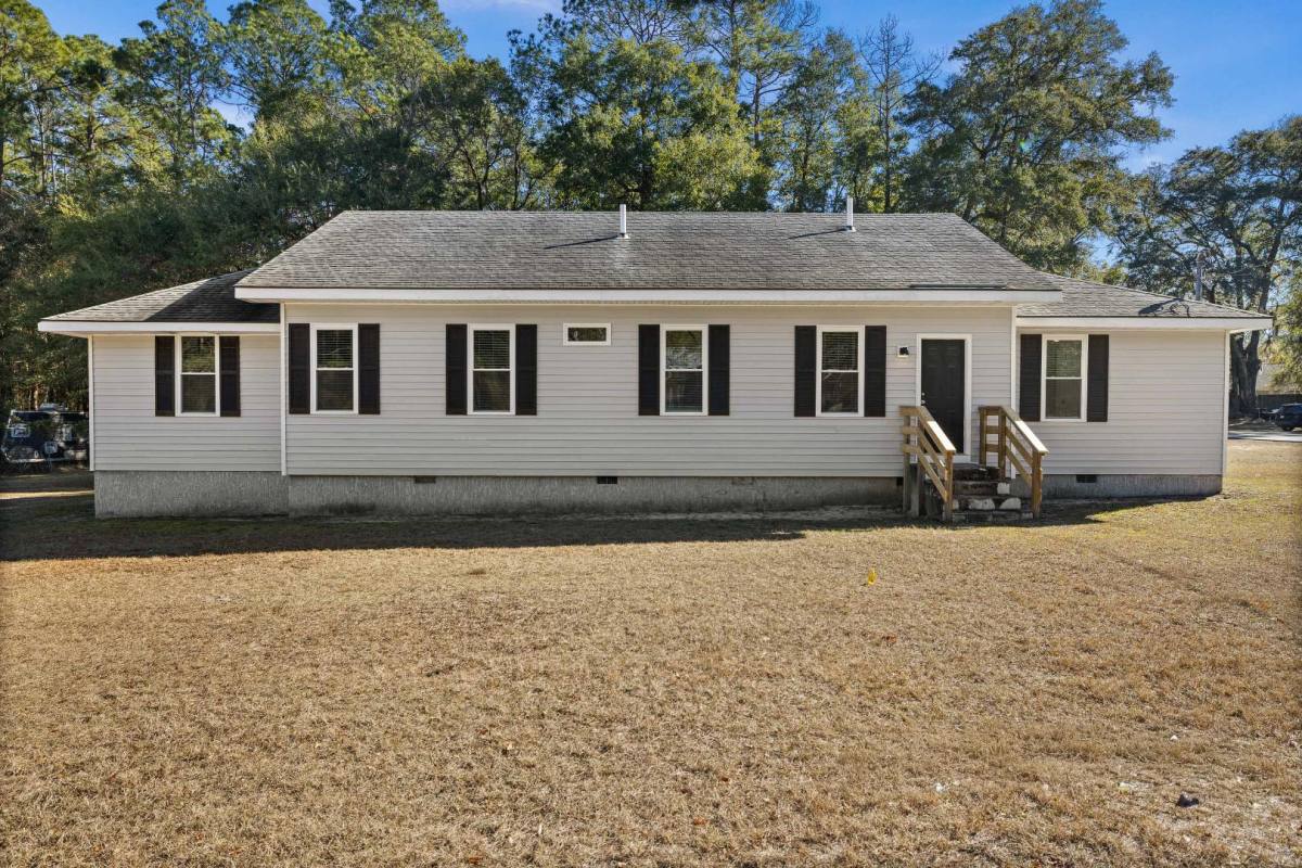 Apartment for rent at 501 E 4th St B, Springfield, GA 31329