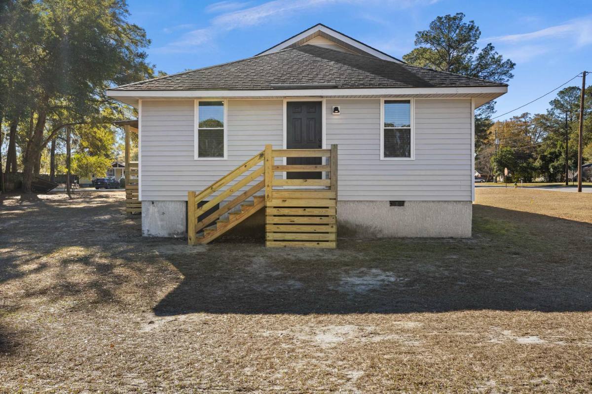 Apartment for rent at 501 E 4th St B, Springfield, GA 31329