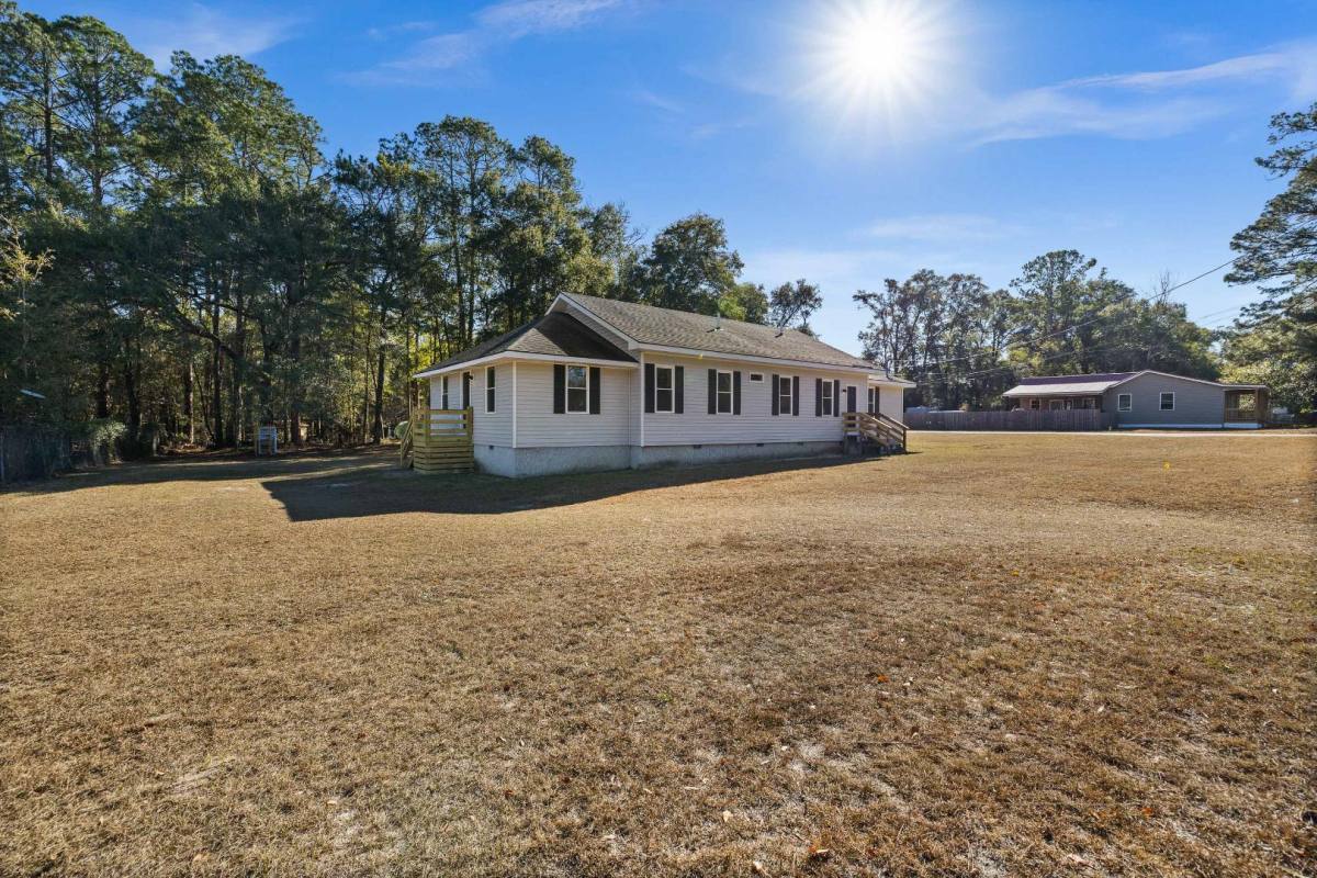 Apartment for rent at 501 E 4th St B, Springfield, GA 31329