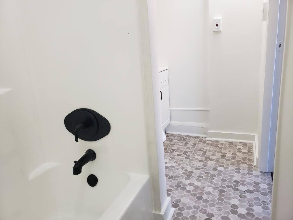 Apartment for rent at 124 Dawes Ave #1, Akron, OH 44302