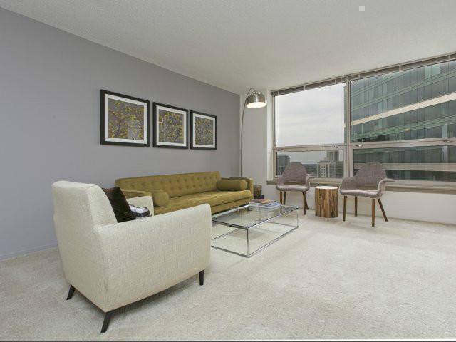 Apartment for rent at 555 W Madison, Chicago, IL 60661