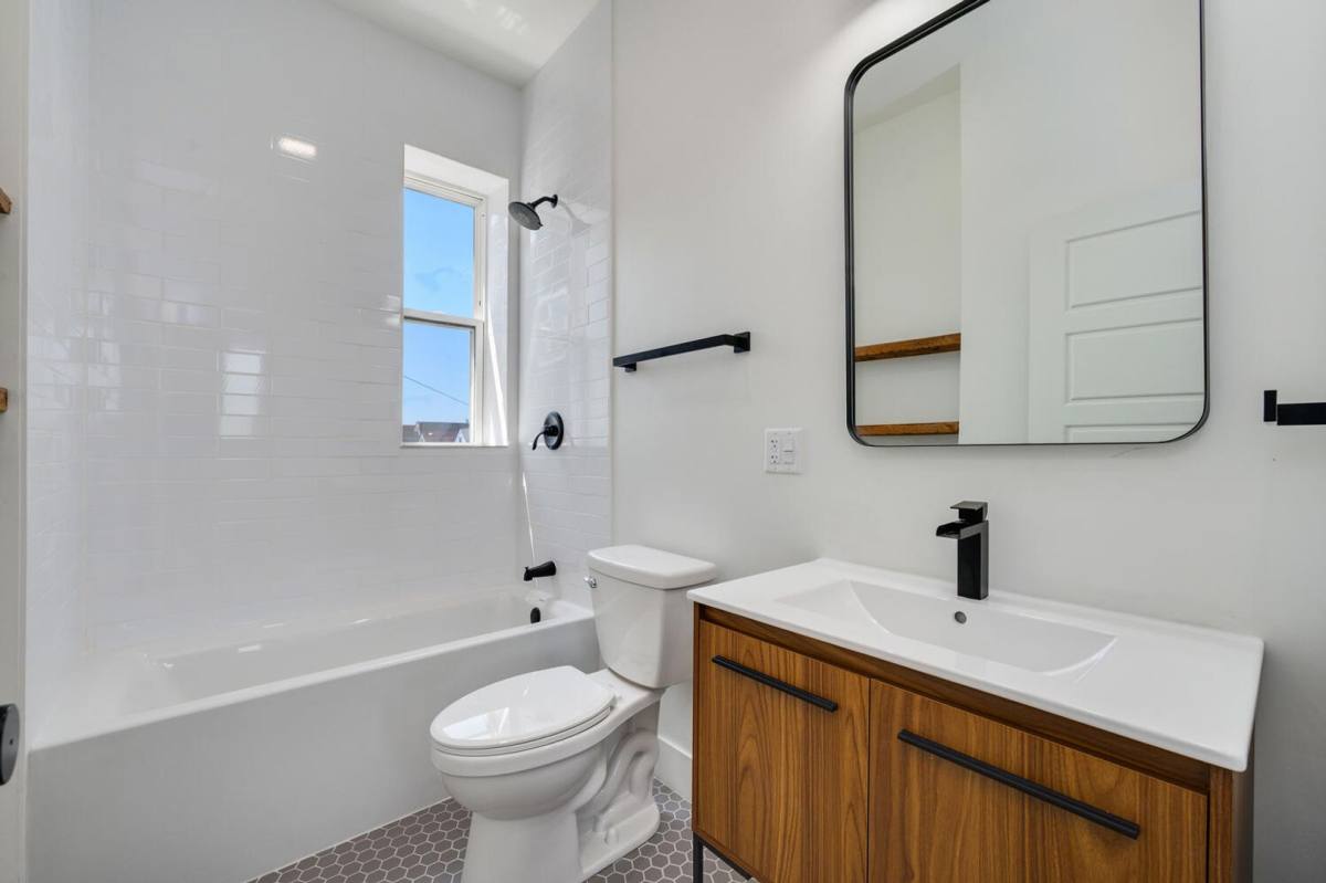 Apartment for rent at 2320-24 S Sacramento, Chicago, IL 60623