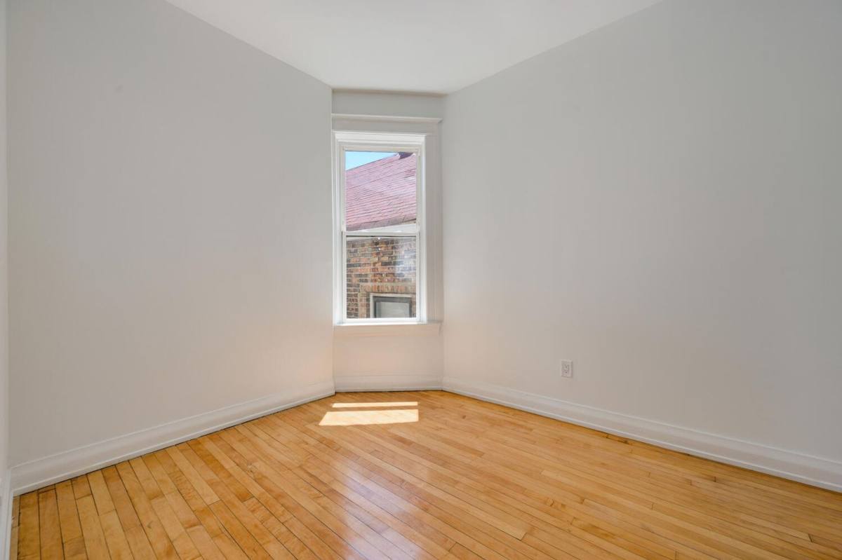 Apartment for rent at 2320-24 S Sacramento, Chicago, IL 60623