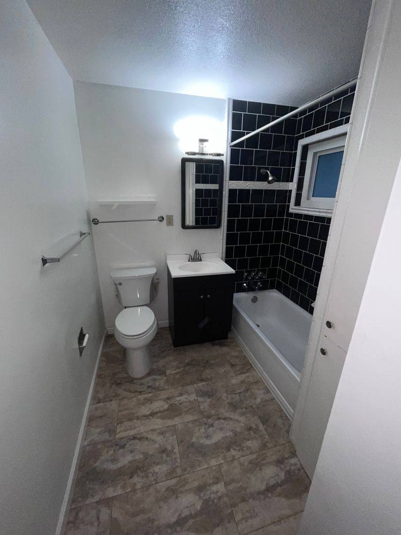 Apartment for rent at 627 T St, Sacramento, CA 95811