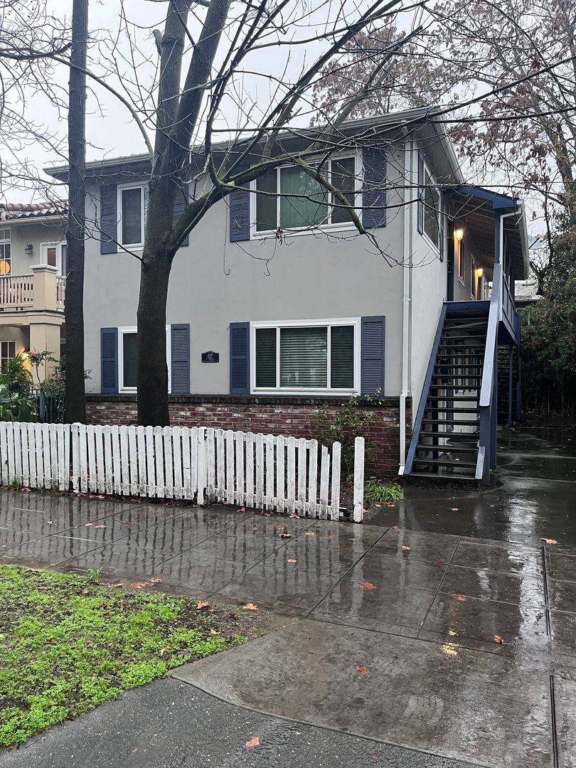 Apartment for rent at 627 T St, Sacramento, CA 95811
