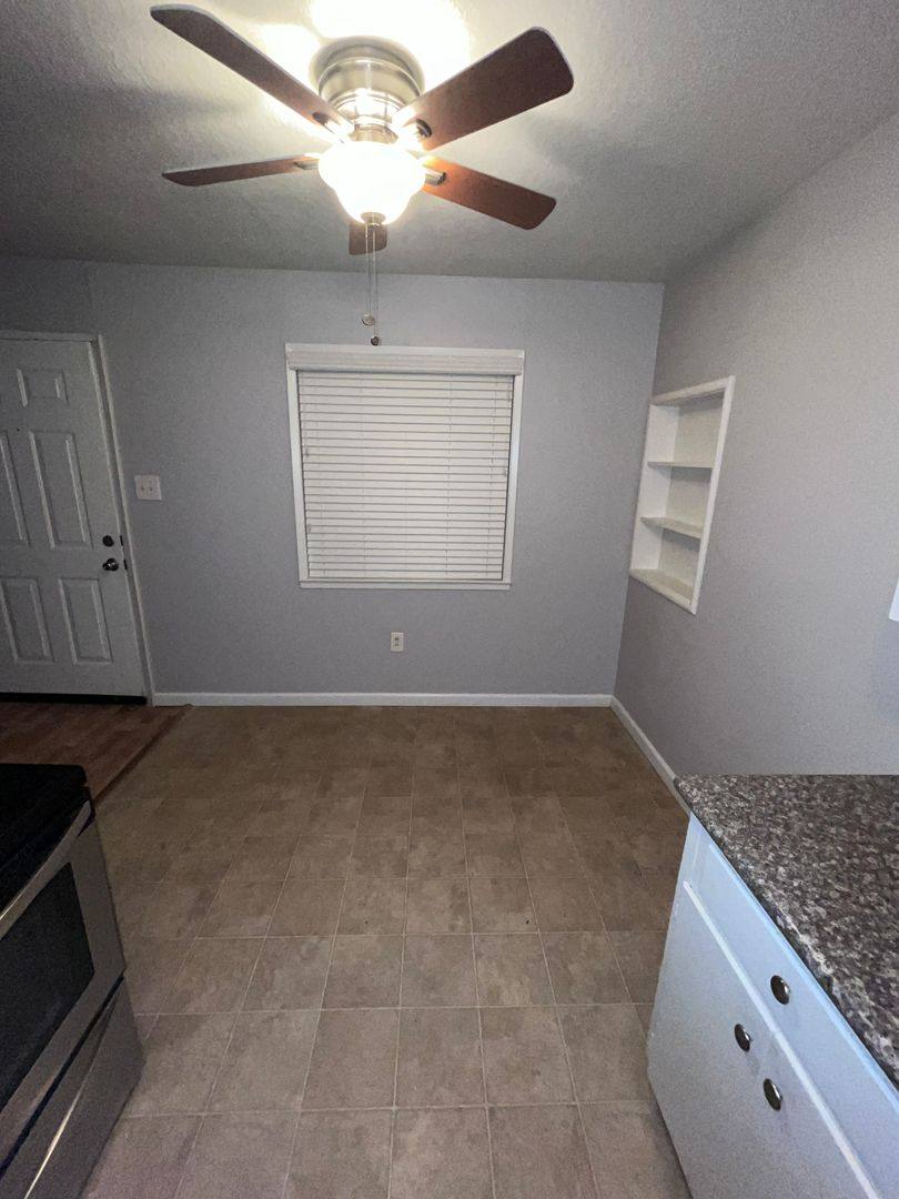 Apartment for rent at 627 T St, Sacramento, CA 95811