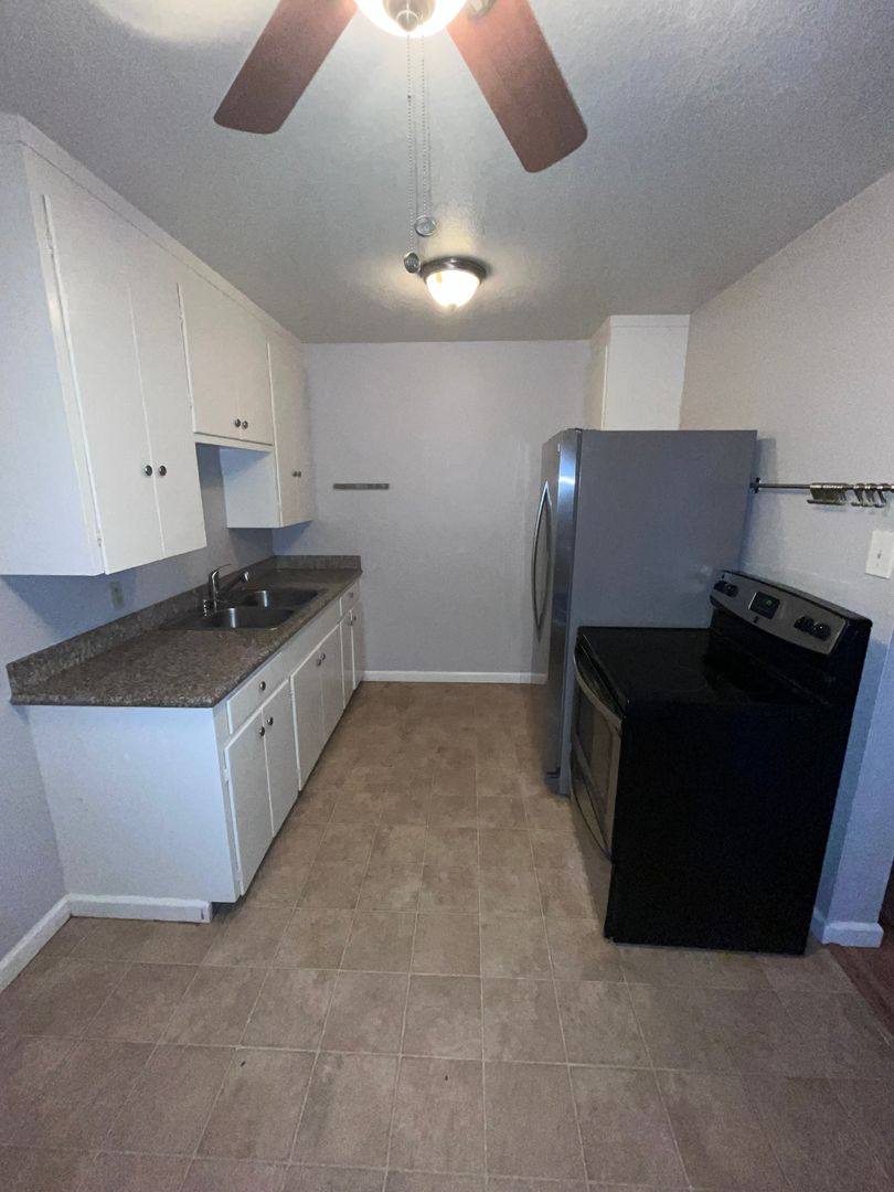 Apartment for rent at 627 T St, Sacramento, CA 95811
