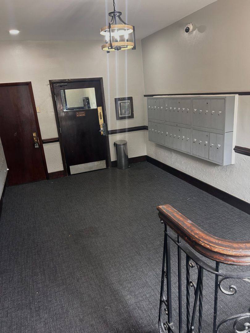 1020 E Pleasant St, Milwaukee, WI 53202 - Apartment for Rent - Image 17